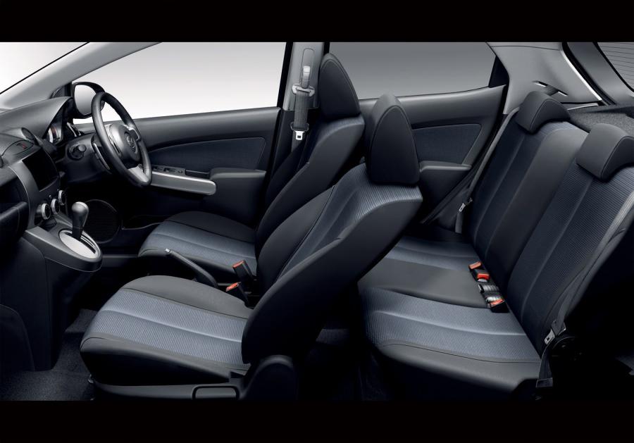  Mazda Refined Demio 2009 года  (фото 3 из 8)
